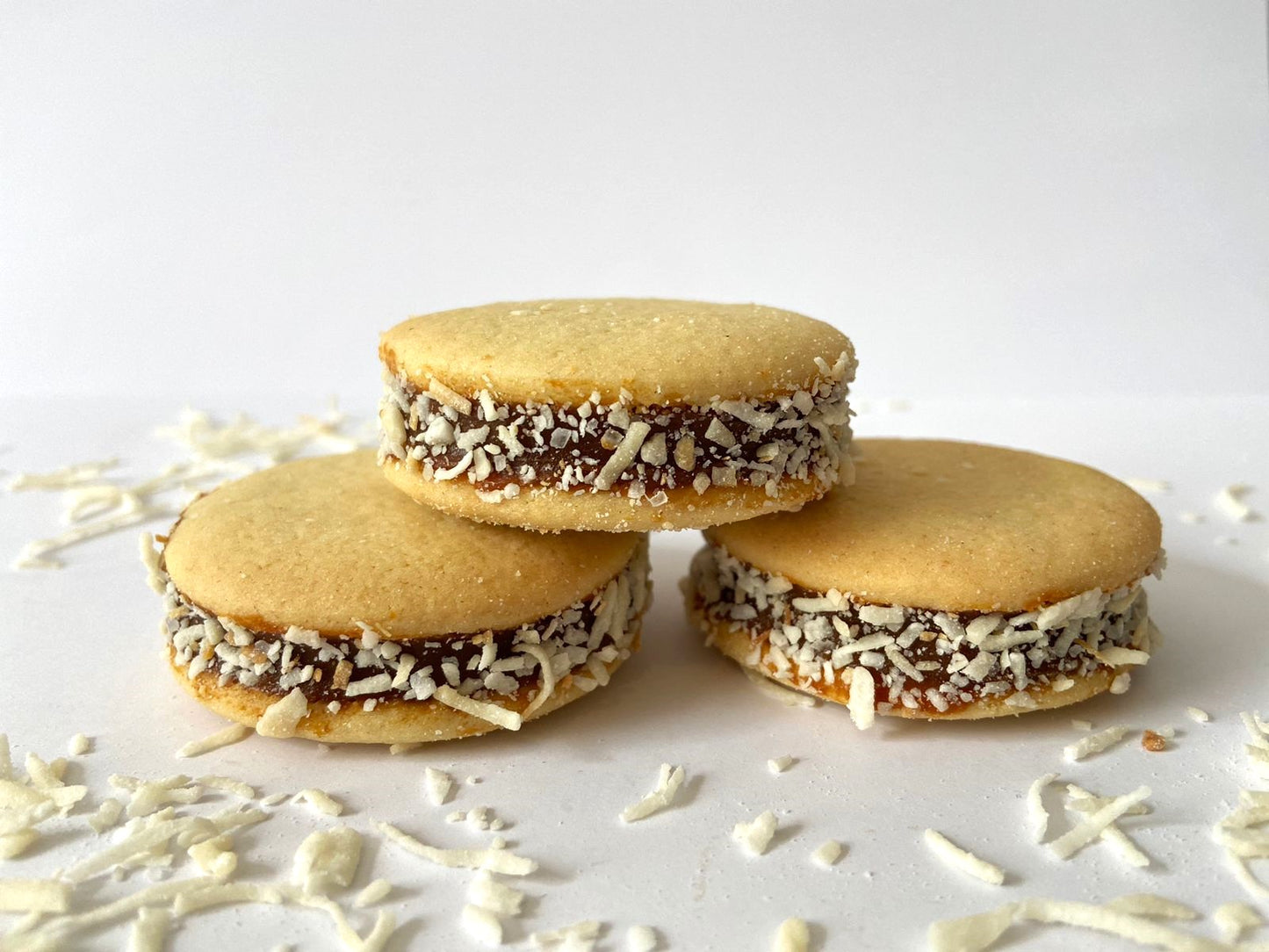 Alfajor de maicena con coco - Caja con 12 piezas